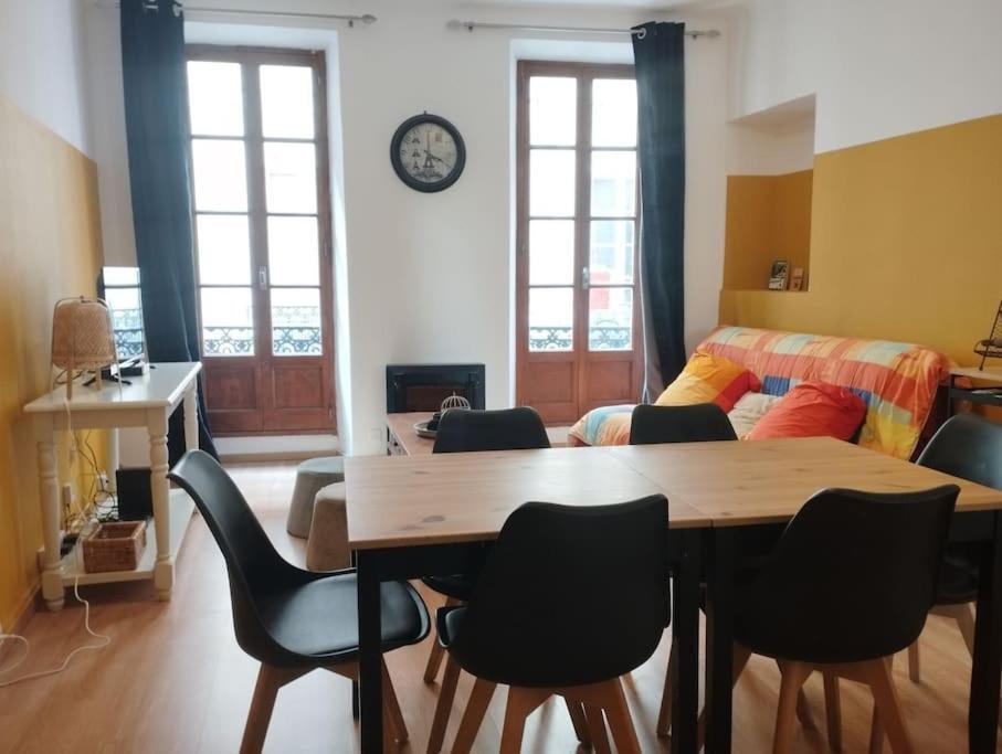 Appartement En Plein Centre. Carpentras Exterior foto