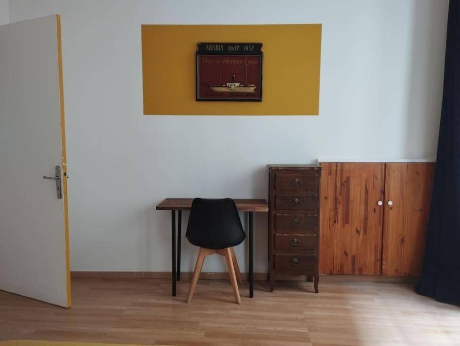 Appartement En Plein Centre. Carpentras Exterior foto