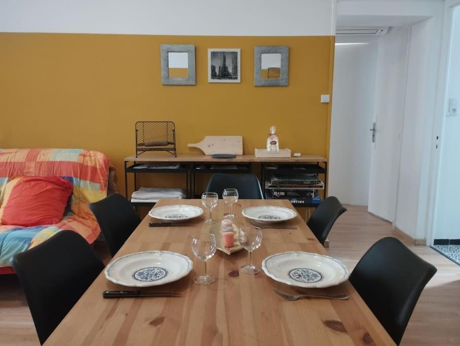 Appartement En Plein Centre. Carpentras Exterior foto